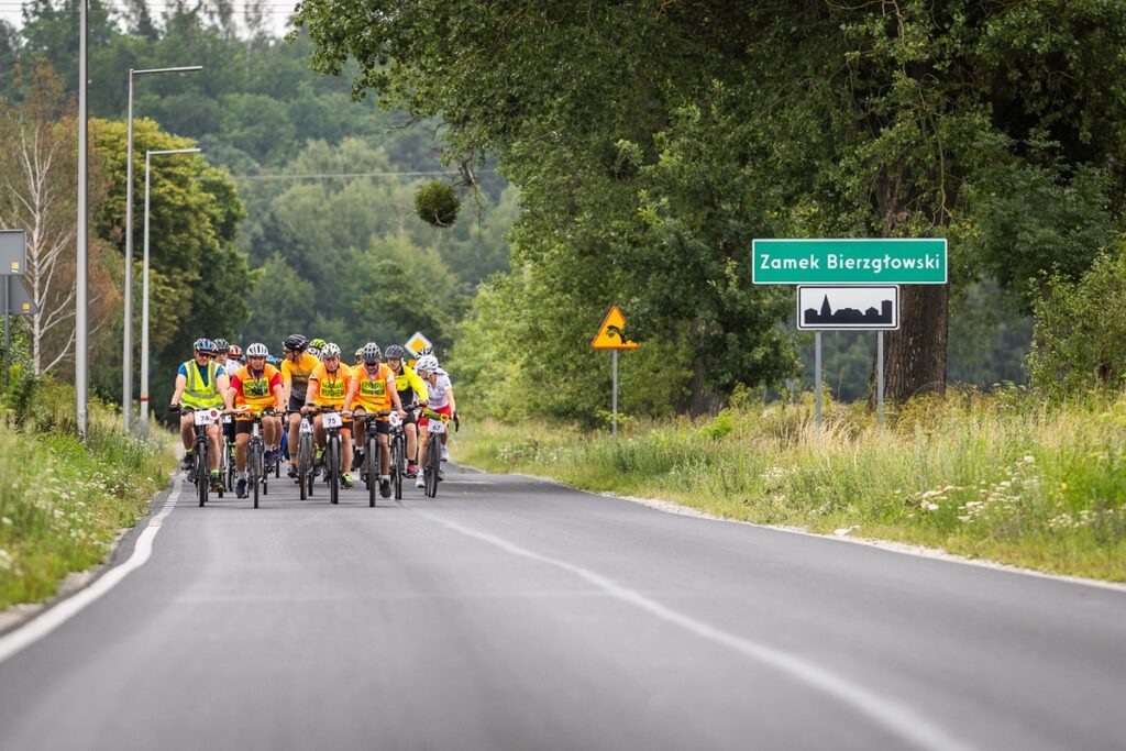 Jakubowa Sztafeta Rowerowa – dzień II, fot. Szymon Zdziebło, tarantoga.pl dla UMWKP
