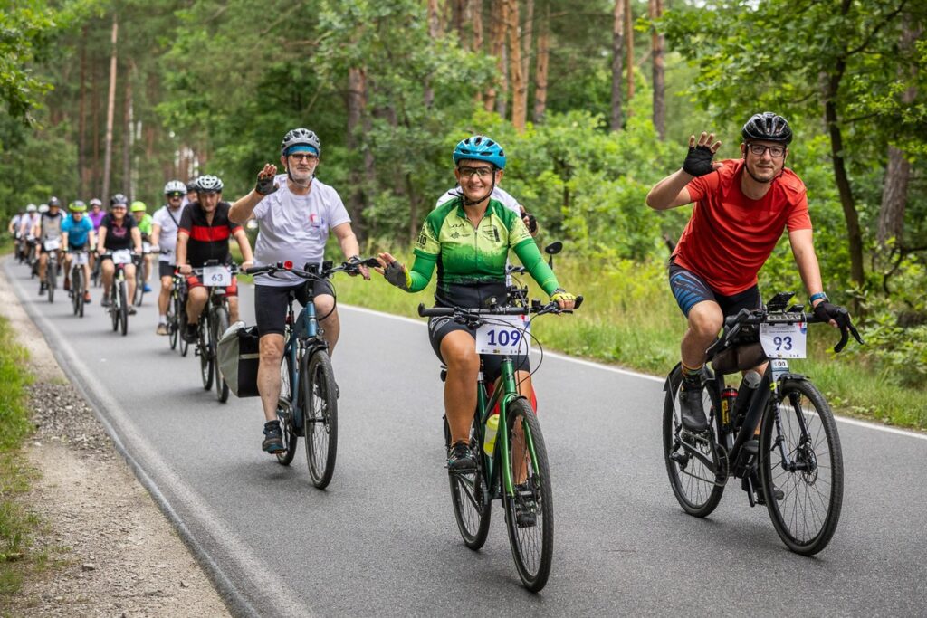 Jakubowa Sztafeta Rowerowa – dzień II, fot. Szymon Zdziebło, tarantoga.pl dla UMWKP