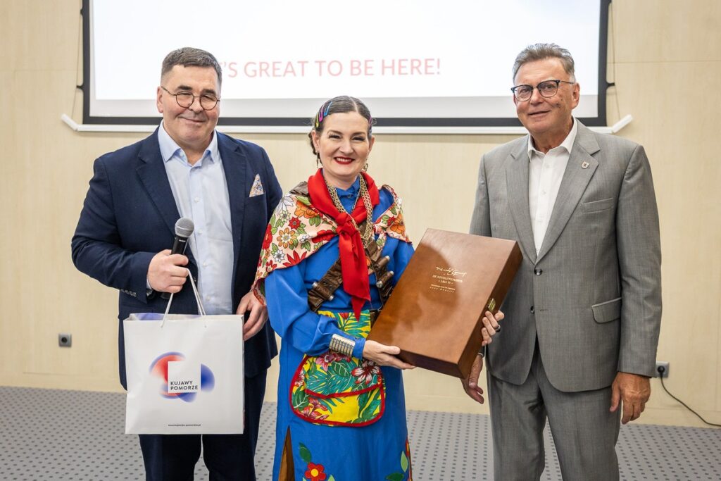 Spotkanie z artystami z Kurytyby, fot. Szymon Zdziebło/tarantoga dla UMWKP