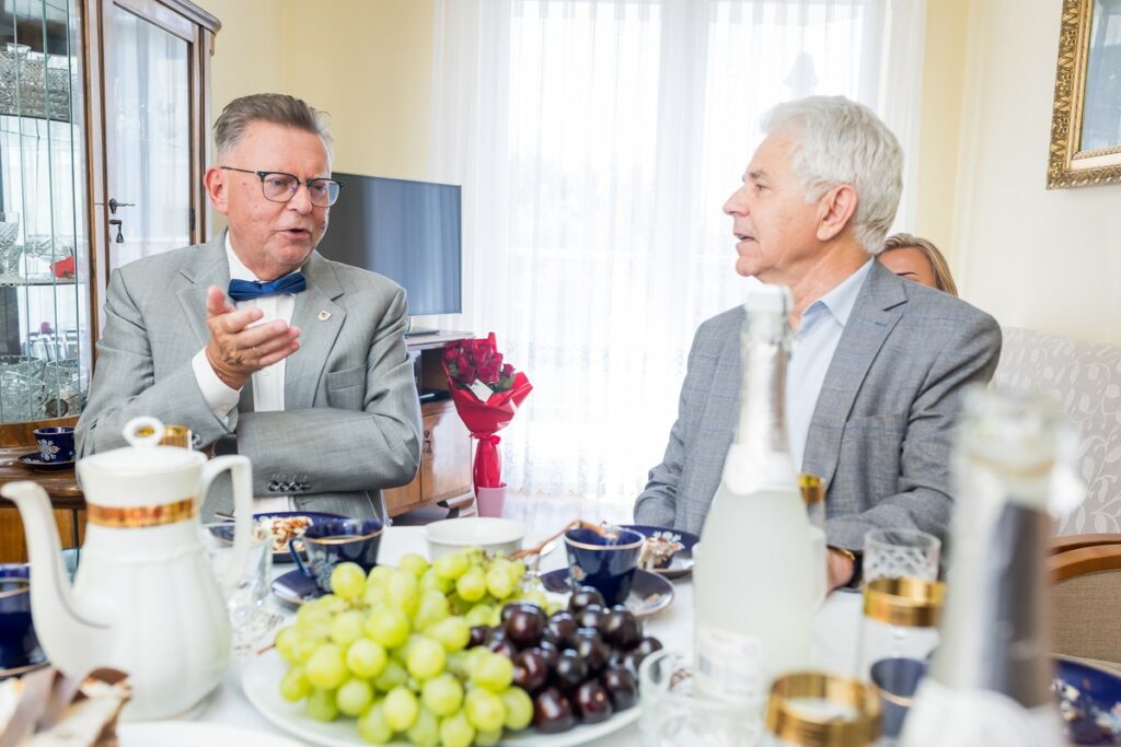 Presentation of the Unitas Durat Medal to Ms. Wiesława Łucja Sochacka, photo by Tomasz Czachorowski / eventphoto.com.pl for the UMWKP