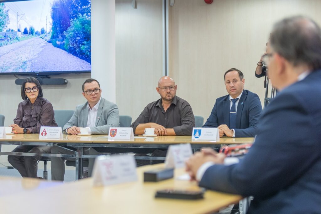 Podpisanie umowy z Polregio, fot. Mikołaj Kuras dla UMWKP