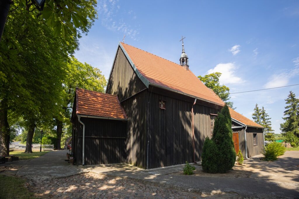 Kościół Narodzenia NMP w Strzelcach, fot. Mikołaj Kuras dla UMWKP