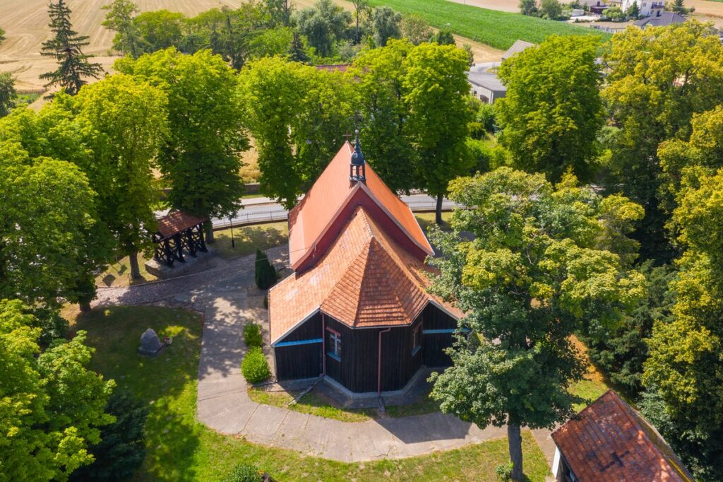 Kościół Narodzenia NMP w Strzelcach, fot. Mikołaj Kuras dla UMWKP