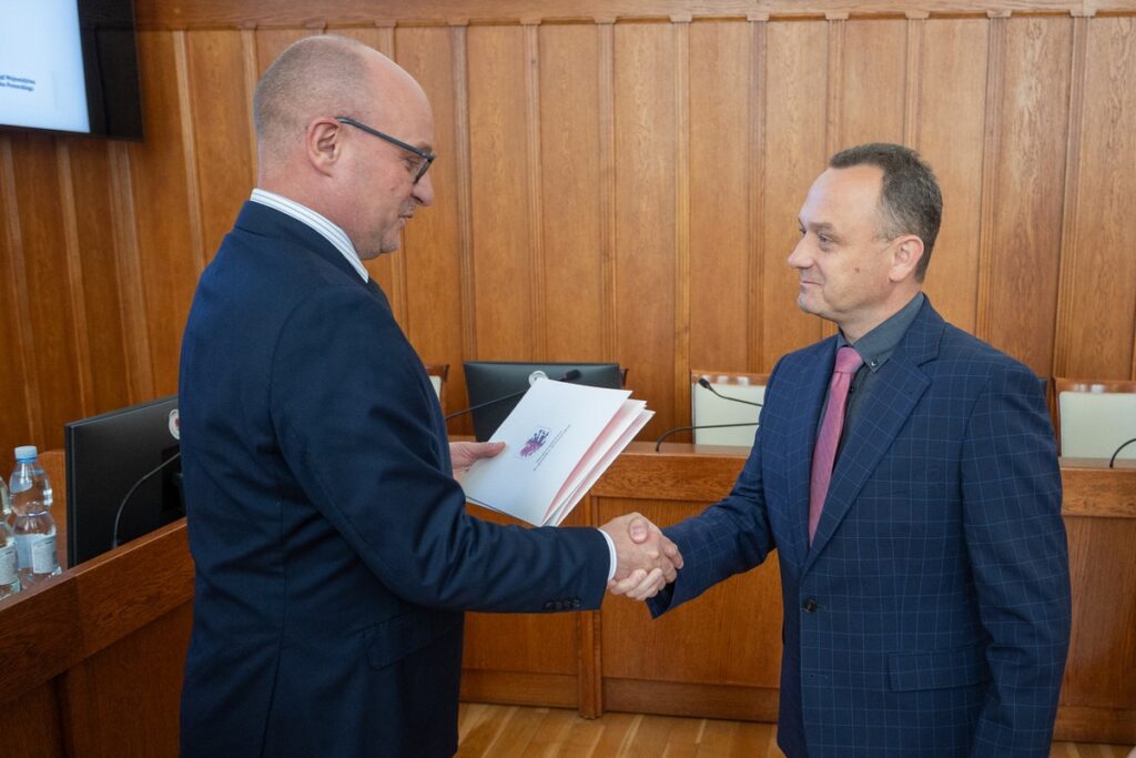 Ceremonia podpisania umów FEdKP, 6 sierpnia 2025, fot. Mikołaj Kuras dla UMWKP