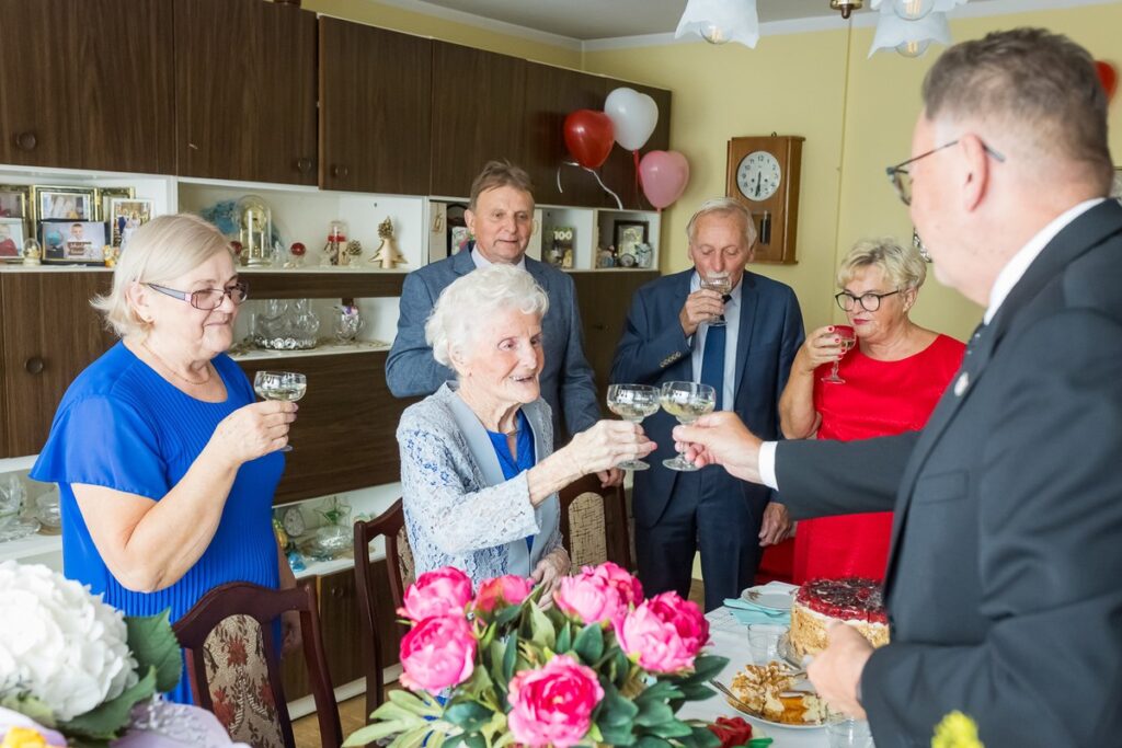 Marianna Twaróg z medalem Unitas Durat, fot. Tomasz Czachorowski/eventophoto.com.pl dla UMWKP