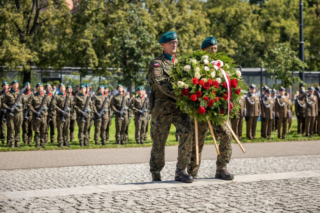 Polish Armed Forces Day in Toruń, photo by Szymon Zdziebło/tarantoga.pl dla UMWKP