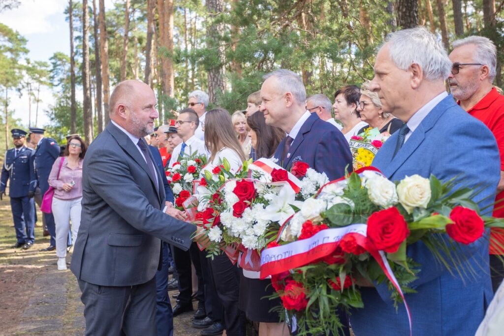 Uroczystość upamiętniająca ofiary katastrofy pod Otłoczynem, 19 sierpnia 2025 r., fot. Mikołaj Kuras dla UMWKP