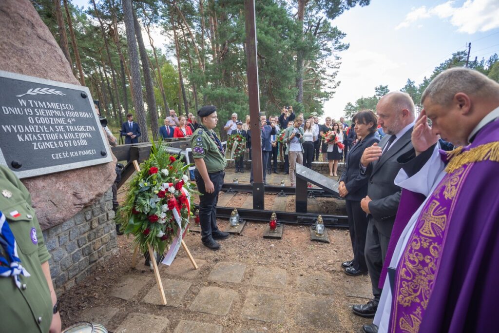 Uroczystość upamiętniająca ofiary katastrofy pod Otłoczynem, 19 sierpnia 2025 r., fot. Mikołaj Kuras dla UMWKP