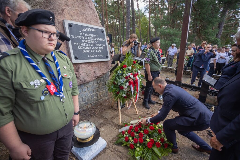 Uroczystość upamiętniająca ofiary katastrofy pod Otłoczynem, 19 sierpnia 2025 r., fot. Mikołaj Kuras dla UMWKP