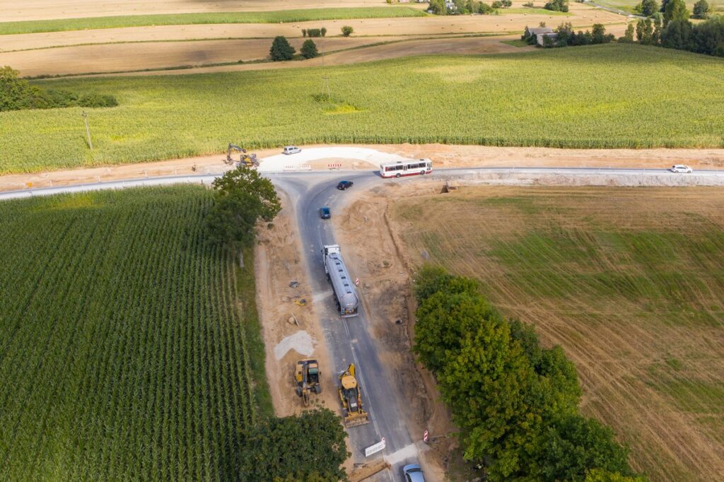 Budowa ronda w Dyblinie, fot. Mikołaj Kuras dla UMWKP