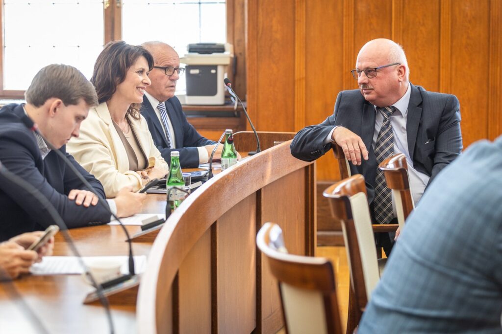 Sesja sejmiku województwa 25 sierpnia 2025, fot. Szymon Zdziebło/tarantoga dlaUMWKP