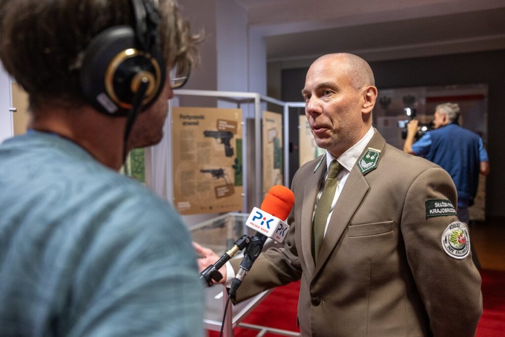 Wernisaż wystawy "Pomorskie drogi oporu. W obronie polskości 1939-1945”, fot. Szymon Zdziebło/tarantoga.pl dla UMWKP
