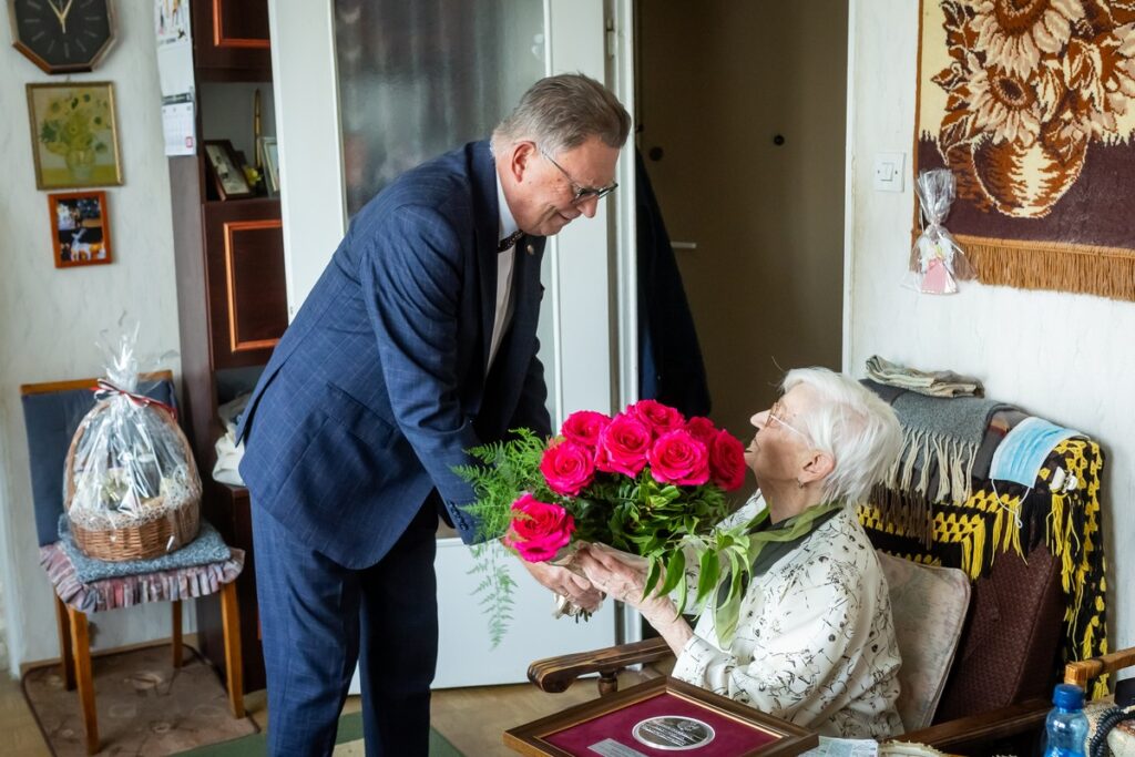 Wręczenie medalu Unitas Durat Bernadetcie Kempiak, Tomasz Czachorowski/eventphoto.com.pl dla UMWKP