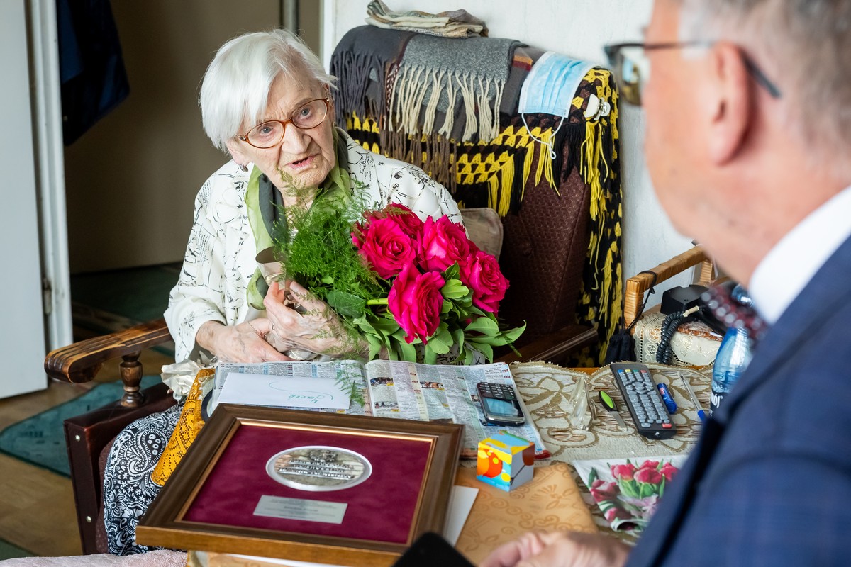 Wręczenie medalu Unitas Durat Bernadetcie Kempiak, Tomasz Czachorowski/eventphoto.com.pl dla UMWKP
