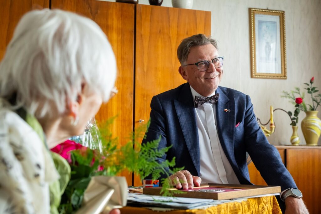 Wręczenie medalu Unitas Durat Bernadetcie Kempiak, Tomasz Czachorowski/eventphoto.com.pl dla UMWKP