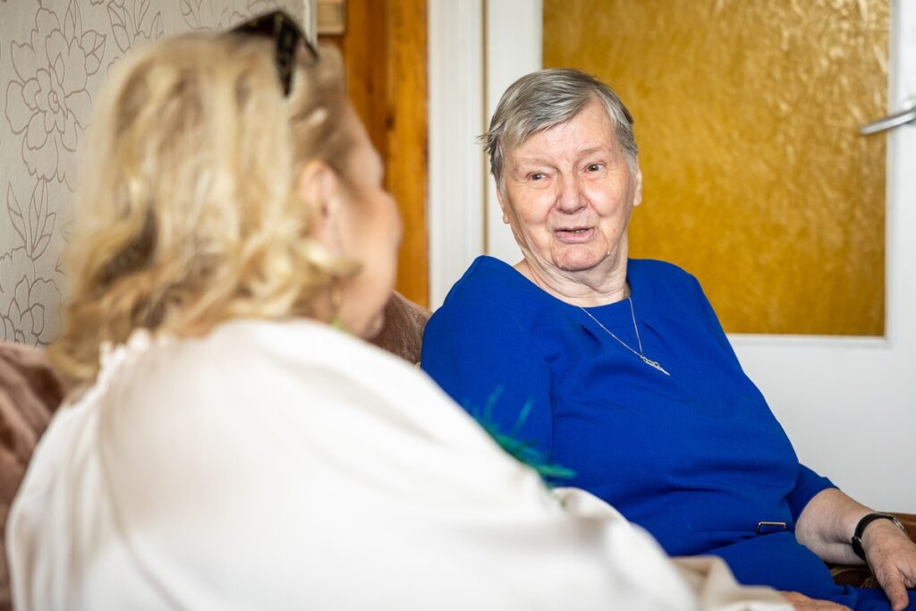 Wręczenie medalu Unitas Durat Bożenie Wąs, fot. Szymon Zdziebło/tarantoga.pl dla UMWKP