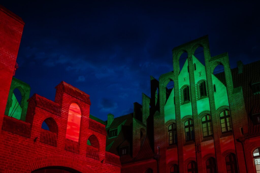 Festiwal Światłoczuły w Chełmnie, fot. Szymon Zdziebło/tarantoga.pl dla UMWKP