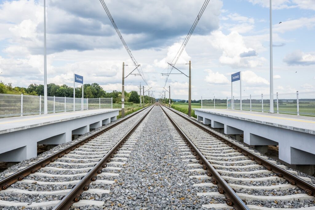 Railway stop in Trzeciewnica, photo by Tomasz Czachorowski/eventphoto.com.pl for the UMWKP