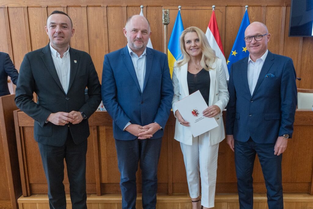 Ceremonia wręczenia umów FEdKP, 28 sierpnia 2025, fot. Mikołaj Kuras dla UMWKP EFKP contract award ceremony, August 28, 2025, photo by Mikołaj Kuras for UMWKP