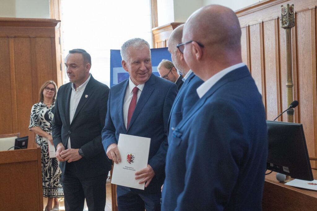 Ceremonia wręczenia umów FEdKP, 28 sierpnia 2025, fot. Mikołaj Kuras dla UMWKP EFKP contract award ceremony, August 28, 2025, photo by Mikołaj Kuras for UMWKP