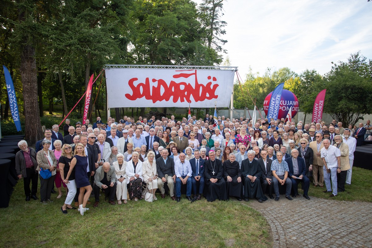 Uroczyste spotkanie w Przysieku, fot. Mikołaj Kuras dla UMWKP