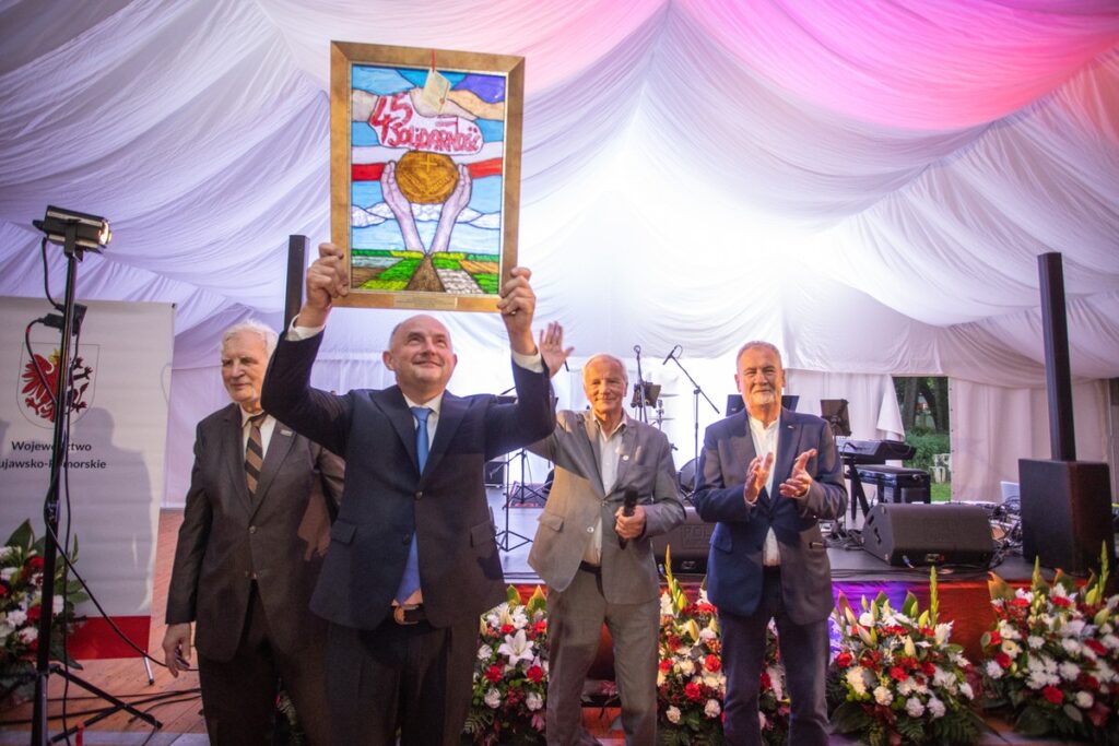 Uroczyste spotkanie w Przysieku, fot. Mikołaj Kuras dla UMWKP