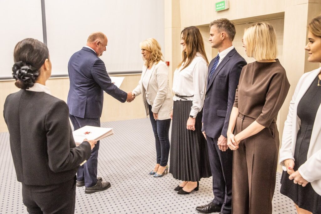 Ślubowanie urzędników, 1 września 2025 r., fot. Andrzej Goińaki/UMWKP