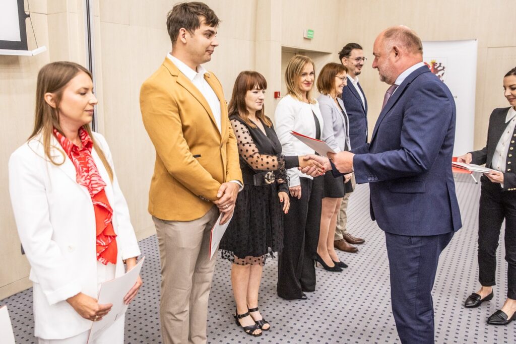 Ślubowanie urzędników, 1 września 2025 r., fot. Andrzej Goińaki/UMWKP