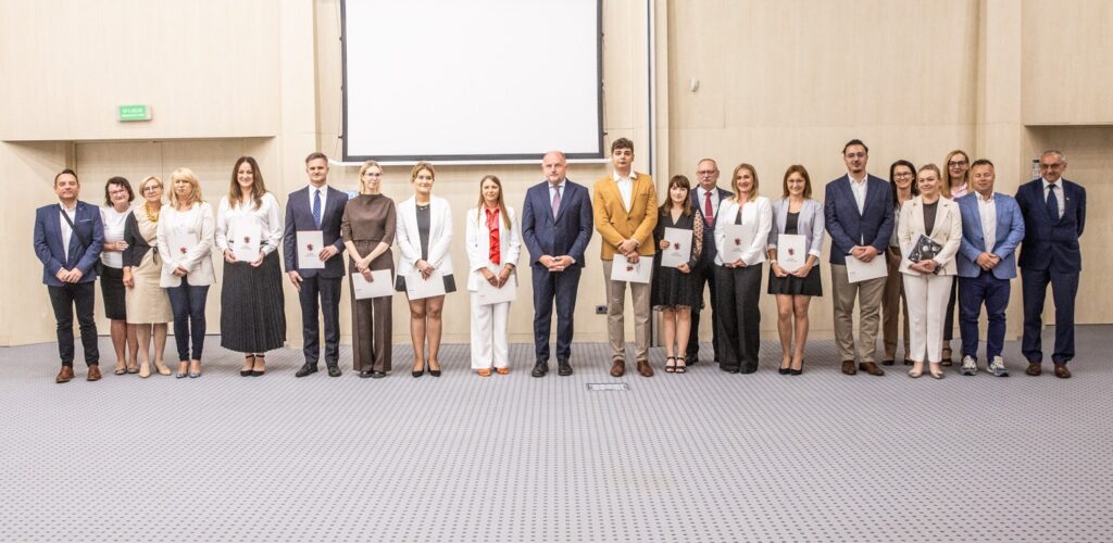 Ślubowanie urzędników, 1 września 2025 r., fot. Andrzej Goińaki/UMWKP