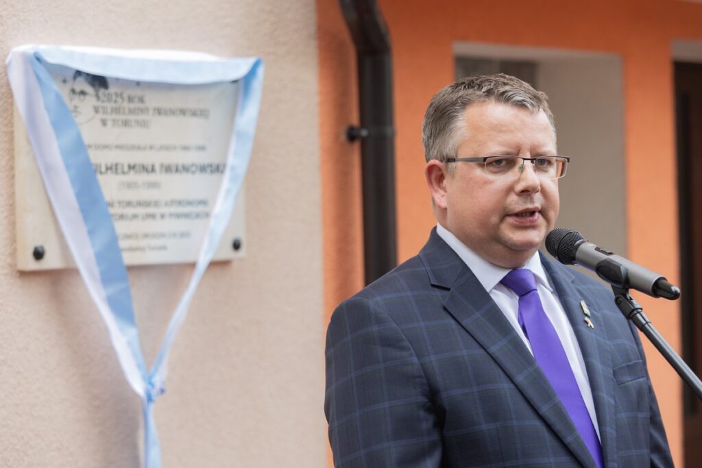 Odsłonięcie tablicy poświęconej prof. Wilhelminie Iwanowskiej, fot. Mikołaj Kuras dla UMWKP