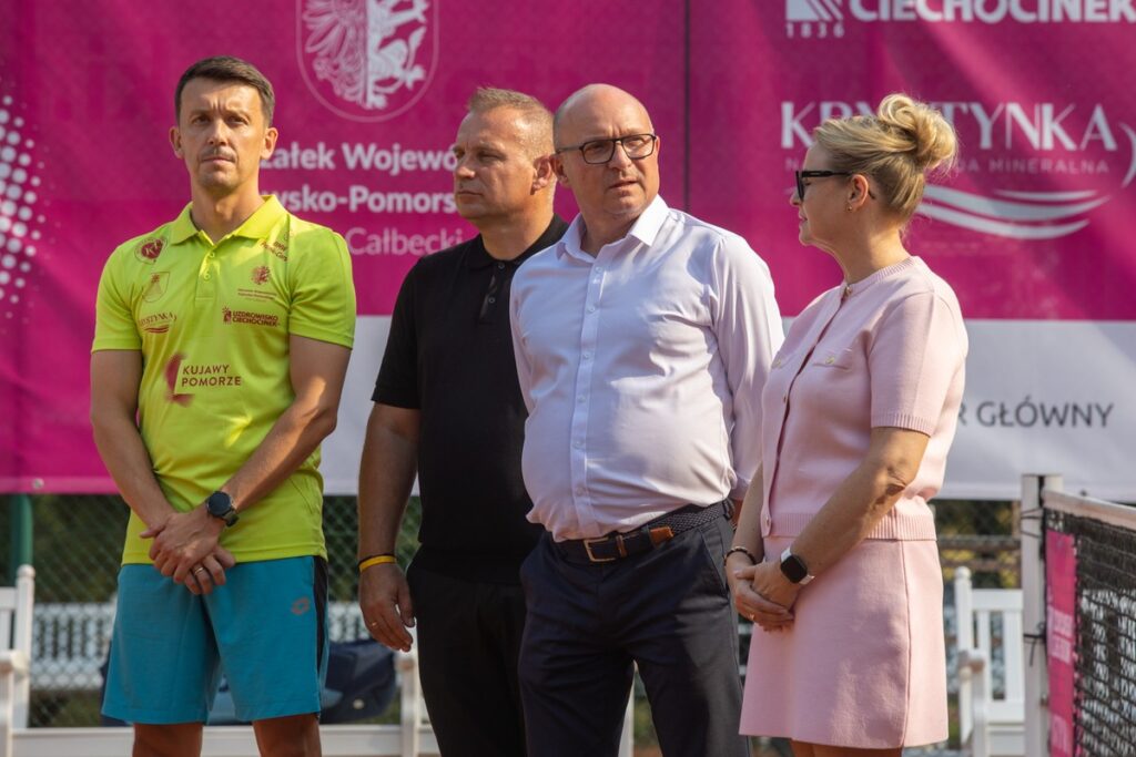 Mecz pokazowy na zakończenie turnieju tenisowego o Puchar Marszałka Województwa Kujawsko-Pomorskiego w Ciechocinku, fot. Mikołaj Kuras dla UMWKP