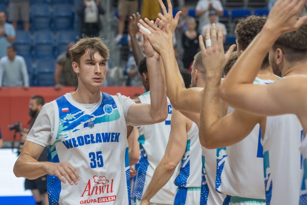 Finałowy mecz III Turnieju o Puchar Marszałka Województwa Kujawsko-Pomorskiego we włocławskiej Hali Mistrzów, fot. Mikołaj Kuras dla UMWKP