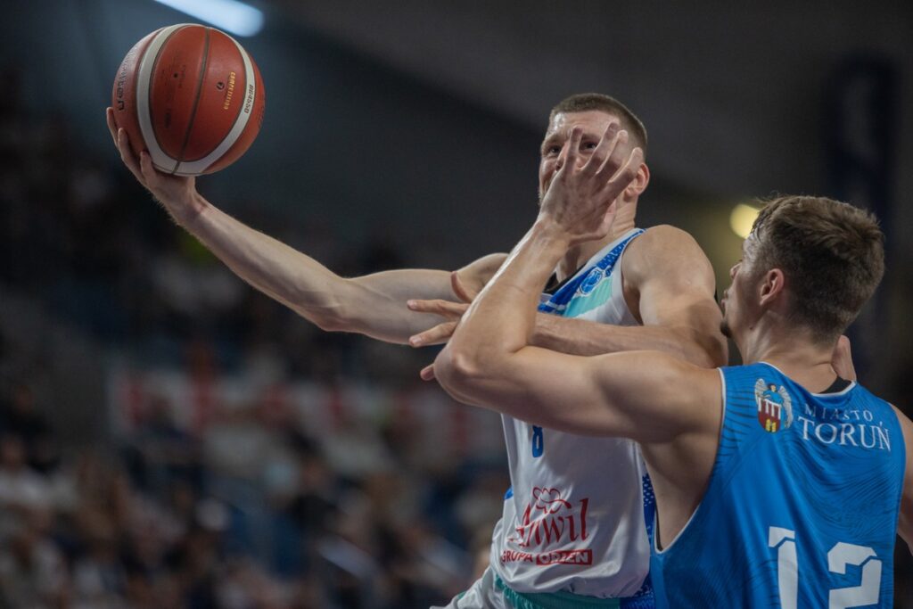 Finałowy mecz III Turnieju o Puchar Marszałka Województwa Kujawsko-Pomorskiego we włocławskiej Hali Mistrzów, fot. Mikołaj Kuras dla UMWKP