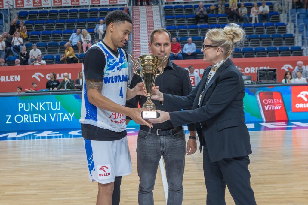 Finałowy mecz III Turnieju o Puchar Marszałka Województwa Kujawsko-Pomorskiego we włocławskiej Hali Mistrzów, fot. Mikołaj Kuras dla UMWKP