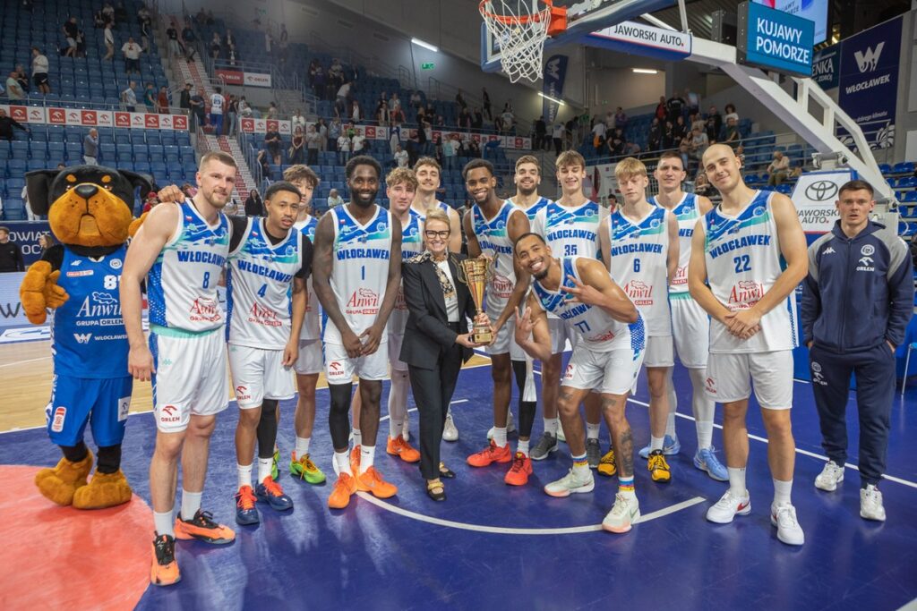 Finałowy mecz III Turnieju o Puchar Marszałka Województwa Kujawsko-Pomorskiego we włocławskiej Hali Mistrzów, fot. Mikołaj Kuras dla UMWKP