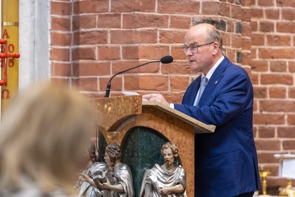 Jubileuszowe spotkanie samorządowców i parlamentarzystów, fot. Szymon Zdziebło/tarantoga.pl dla UMWKP