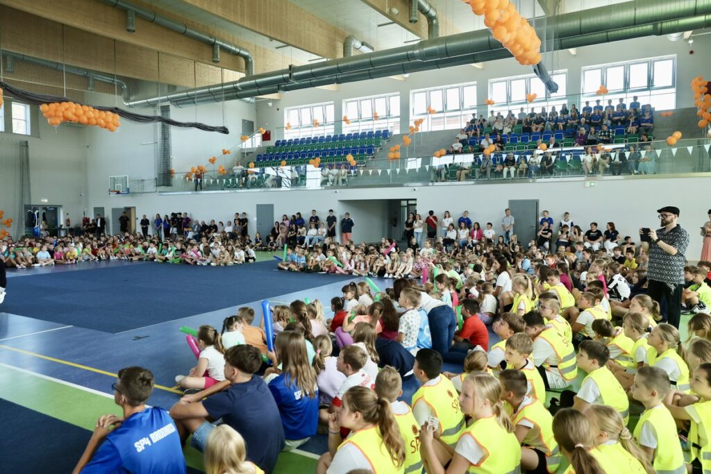 Otwarcie hali sportowej przy Zespole Szkół w Brodnicy, fot. Andrzej Goiński UMWKP