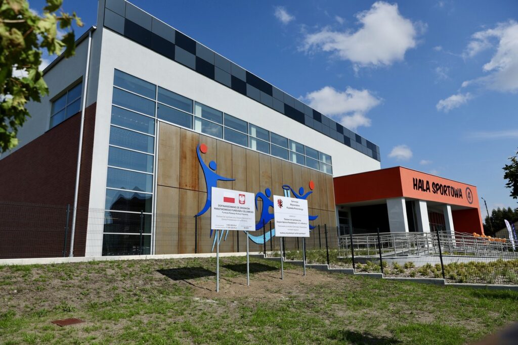 Otwarcie hali sportowej przy Zespole Szkół w Brodnicy, fot. Andrzej Goiński UMWKP