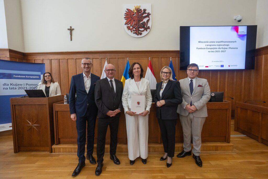 The award ceremony of EFKP and NRP contracts, photo by Mikołaj Kuras for UMWKP