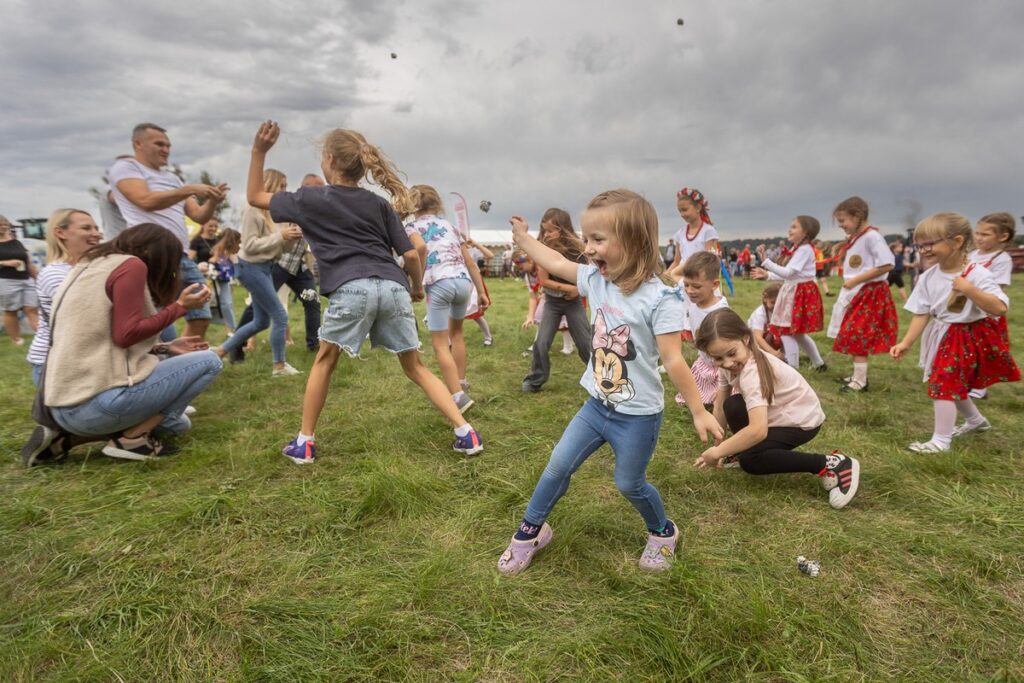 2nd Festival of the Traditional Polish Countryside in Borówno, photo by Szymon Zdziebło, tarantoga.pl for UMWKP