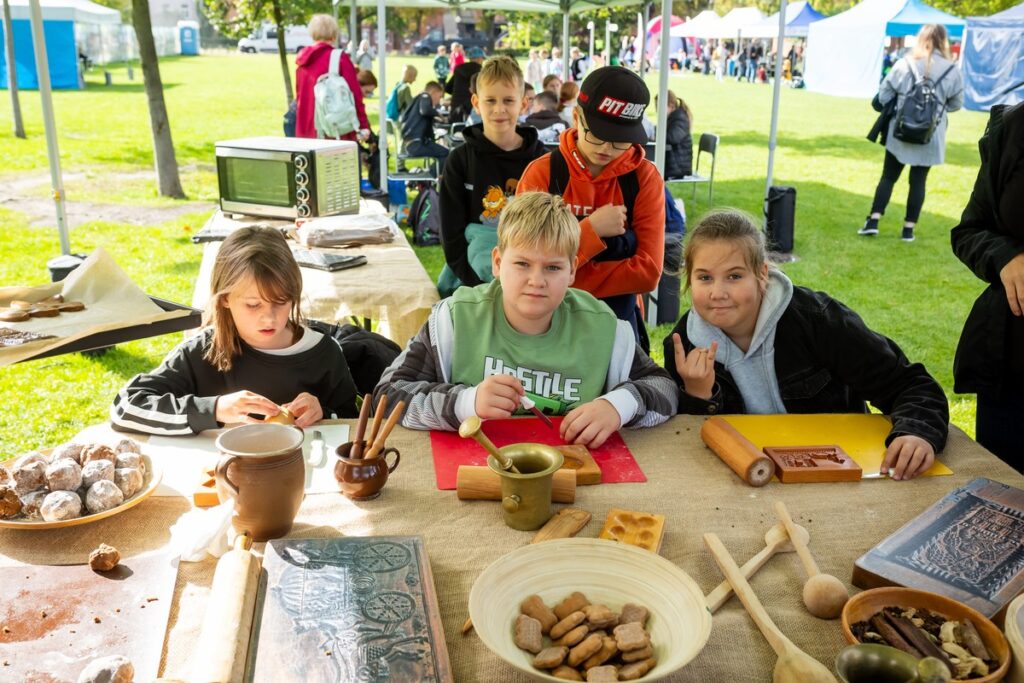 Piknik naukowy astrobaza Bydgoszcz, fot. Tomasz Czachorowski/eventphoto.com.pl dla UMWKP