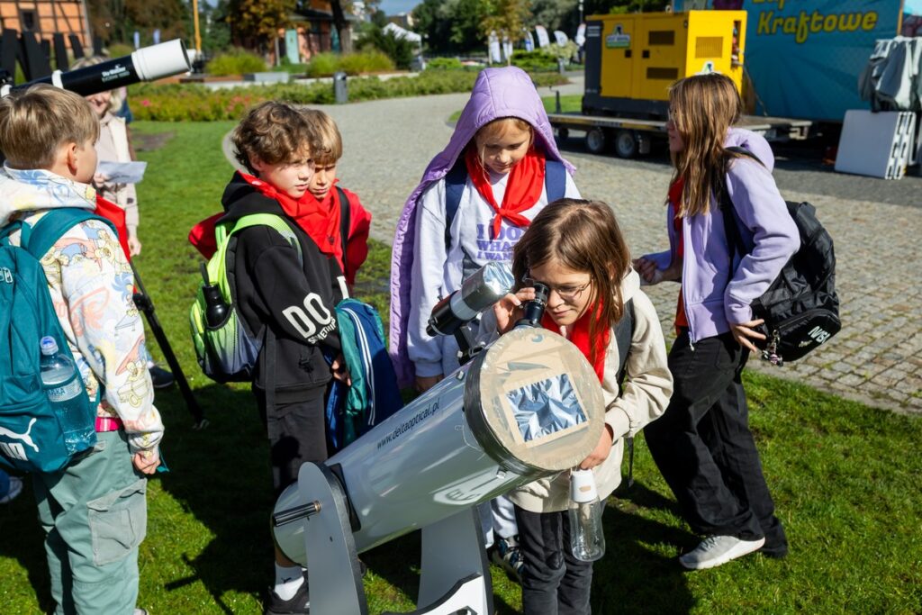 Piknik naukowy astrobaza Bydgoszcz, fot. Tomasz Czachorowski/eventphoto.com.pl dla UMWKP