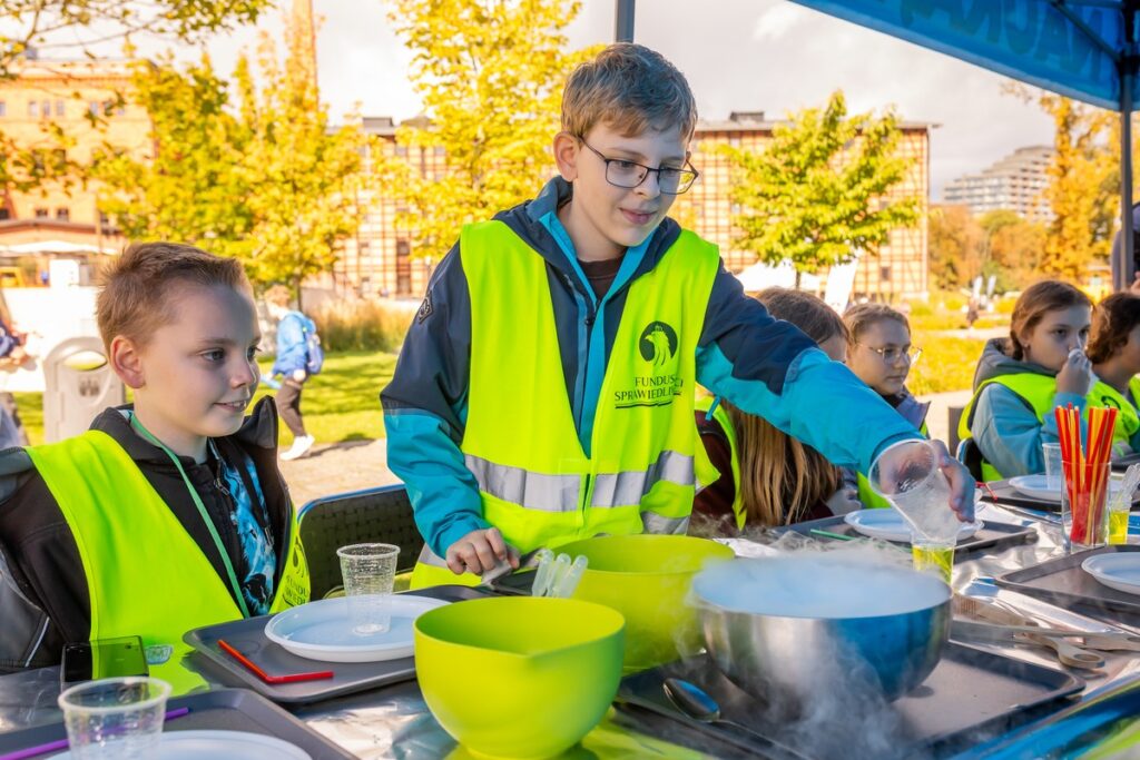 Piknik naukowy astrobaza Bydgoszcz, fot. Tomasz Czachorowski/eventphoto.com.pl dla UMWKP
