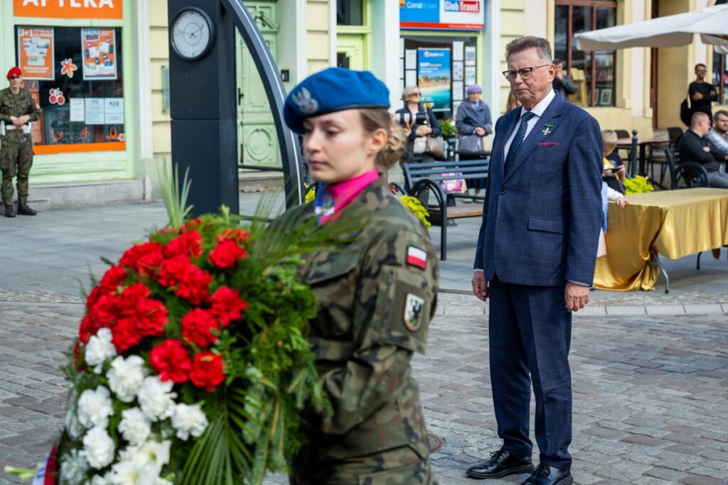 Obchody 86. rocznicy napaści sowieckiej Rosji na Polskę oraz Dnia Sybiraka w Bydgoszczy, fot. Tomasz Czachorowski/eventphoto.com.pl dla UMWKP