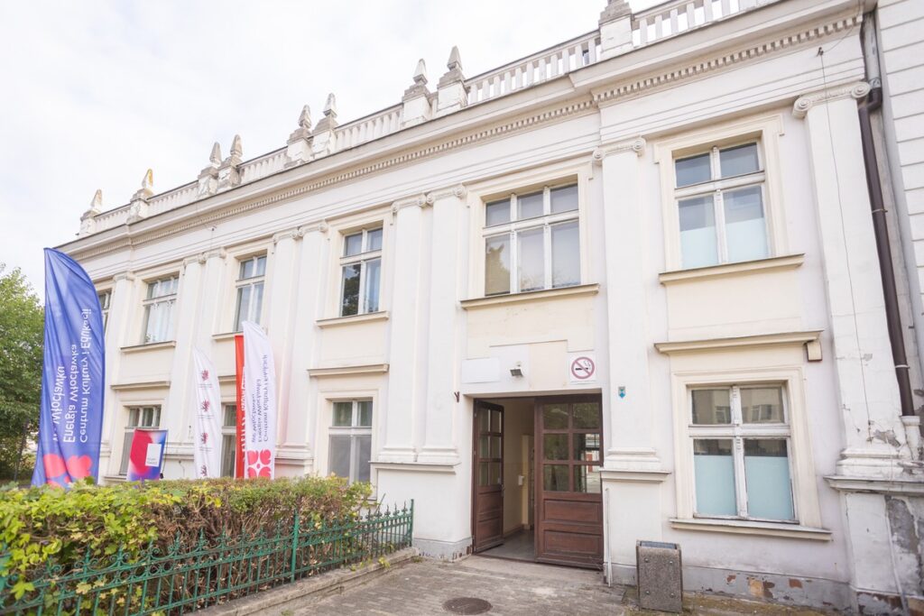 Konferencja marszałka Piotra Całbeckiego we Włocławku, fot. Mikołaj Kuras dla UMWKP