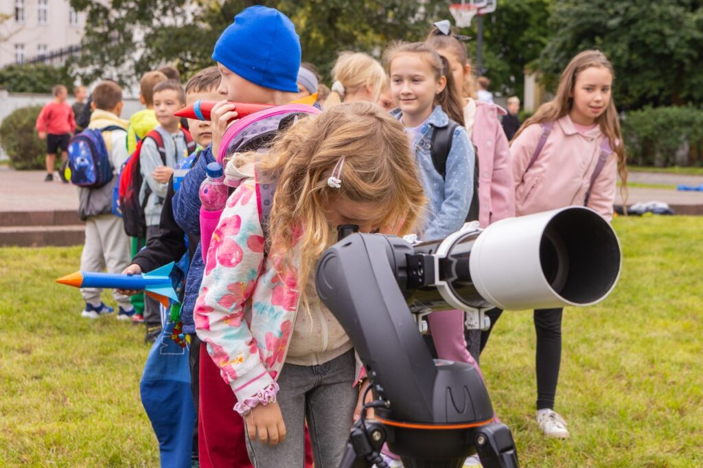 Piknik naukowy Astrobaza Włocławek, fot. Mikołaj Kuras dla UMWKP