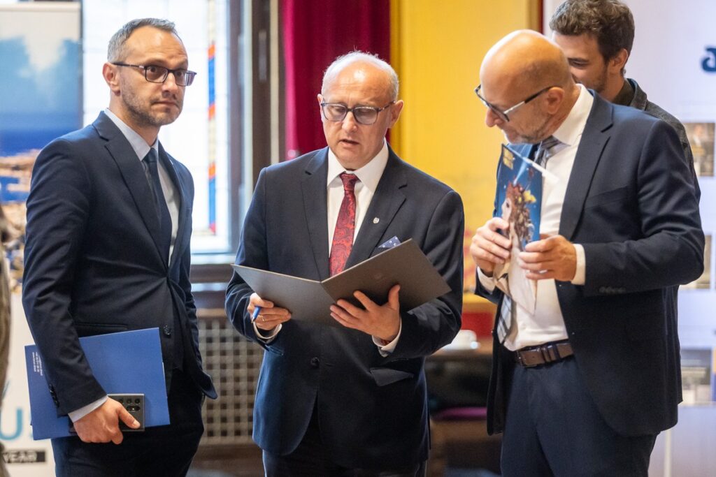 II Polsko-Litewskie Forum Biznesowe w Toruniu, fot. Szymon Zdziebło/tarantoga dla UMWKP