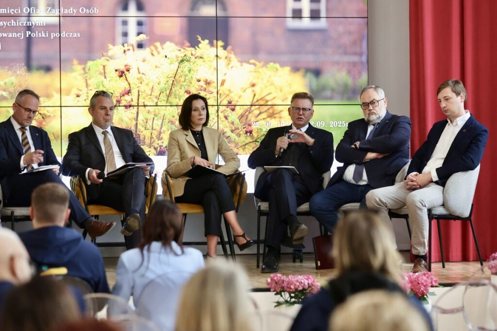 Dzień Pamięci Ofiar Zagłady Osób z Zaburzeniami Psychicznymi, fot. Andrzej Goiński/UMWKP