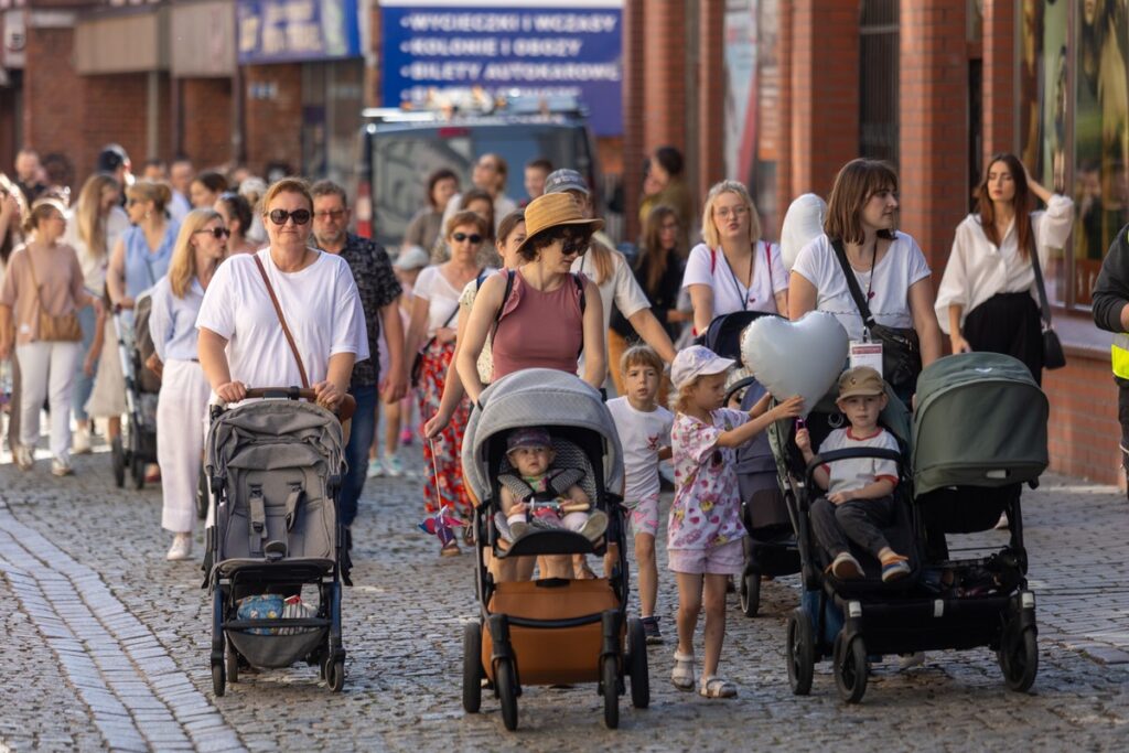 „Marsz mocy mam” w Toruniu, fot. Mikołaj Kuras dla UMWKP