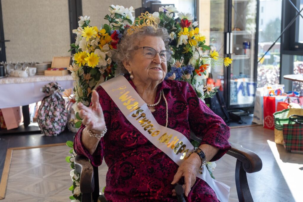Wręczenie medalu Unitas Durat Halinie Raczyńskiej, fot. Mikołaj Kuras dla UMWKP